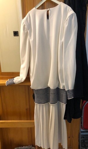 Vends robe blanche avec - vends,