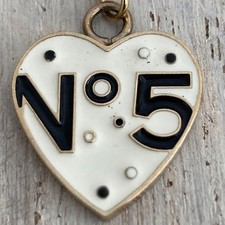 Collier CHANEL plaque coeur