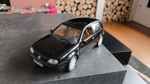 Revell 1997 volkswagen - 1/18, vw