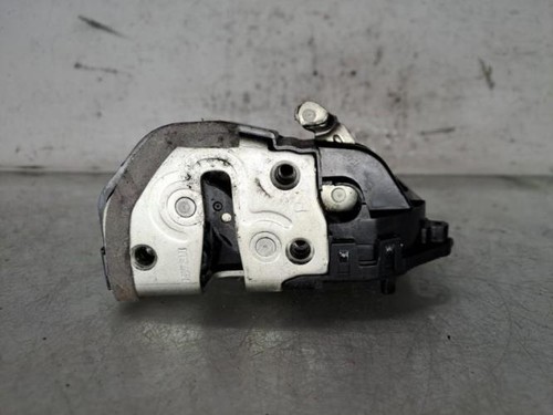 Serrure arriere droit daihatsu - serrure,