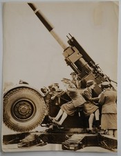UK BRITISH MILITARY WOMAN Anti-Aircraft Gun 16X21c Silver PHOTO