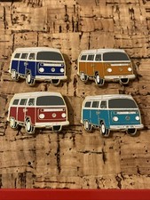 4 Pin’s Volkswagen Combi 