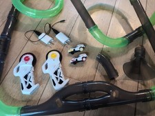 Circuit Exost Loop Infinite Racing Set - 2 Remote Control Cars + Charger