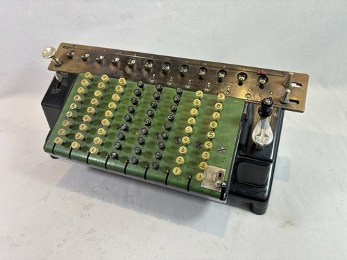 Rare calculatrice mécanique - calculatrice,