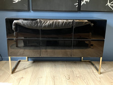 Commode laquée noire et