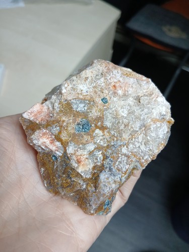Calcite orange sur apatite - , 250