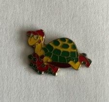 96 - Pin's TURTLE ON ROLLER SKATES