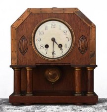 Pendule Art And Krafts horlogerie Belge en chêne