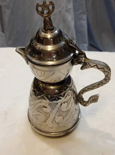 Petite cafetière orientale - , /