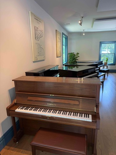 Yamaha upright piano floor - u1,