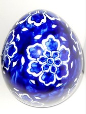 VTG Large Porcelain Figurine Blue & White Floral Egg 8" Tall Circumference 19"