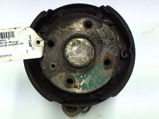 Pivot de moyeu arriere gauche