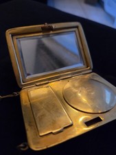 Poudrier de bal ancien