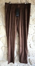 Pantalon marron foncé toucher