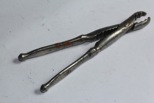 Ancien casse noix noisettes