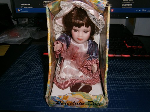 Poupée porcelaine neuve - poupée,