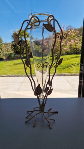 Vase verre soufflé dans - , une