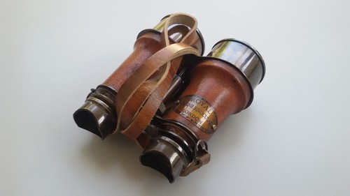 Jumelles vintage recouvertes