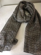 Grande ECHARPE en soie très fine et douce noire et blanche - Etat neuf