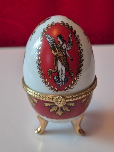 Magnifique oeuf porcelaine - magnifique,