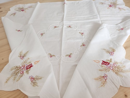 Ancienne petite nappe - , broderie