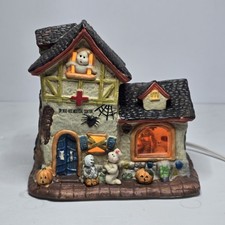 Halloween SPOOKYSIDE ESTATES Lighted Village Dr. Boo Hoo Medical Center NO BOX