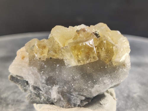 Cris rare fluorite jaune - s,