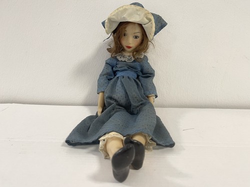 Poupée artiste en - d'artiste,