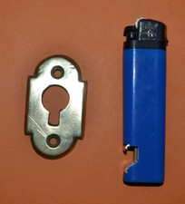Ancienne entrée de clef en laiton coulé  de porte, coffre - 34mm x 59mm