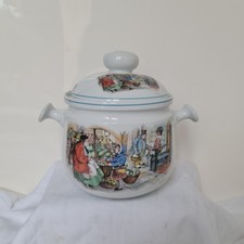 Soupière en porcelaine