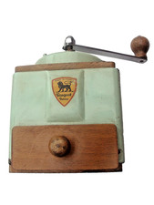 ANCIEN MOULIN PEUGEOT BOITE EN