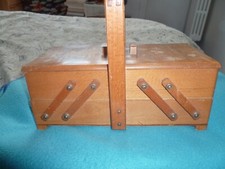 TRAVAILLEUSE EN BOIS BOITE A