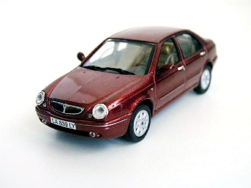 Lancia lybra rouge - 1/43,