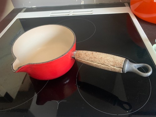 Creuset casserole avec - le,