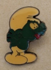 Pin's Schtroumpf Moqueur Tire