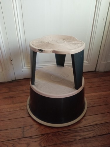 Ancien tabouret marche pied - ancien,