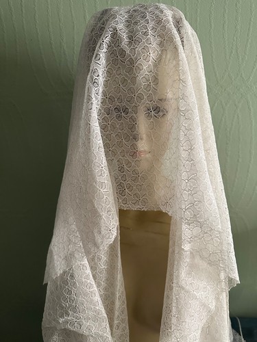 Grand voile ancien dentelle