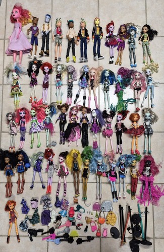 Lot collection poupées - lot, 46