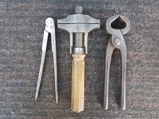 Mutzig Framont ancien outil atelier garage clé Anglaise molette tenaille compas