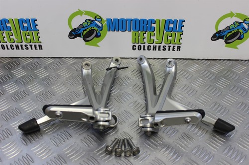 Honda vfr 1200 repose pieds - honda,