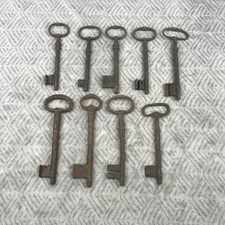 Lot de 9 Anciennes Clés Clefs