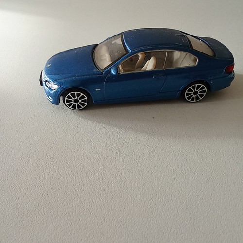 Burago bmw 335i bleu - 1/43,