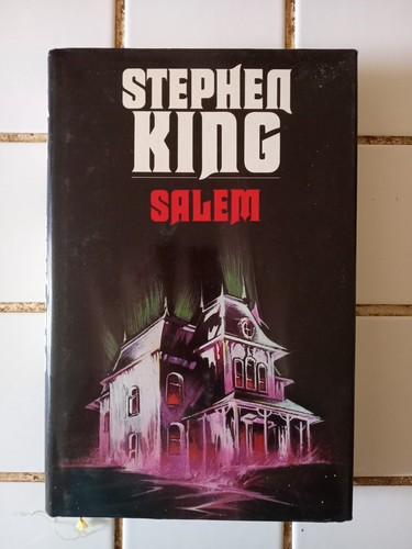 Livre grand format salem - format,