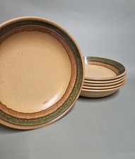6 ESSO BRAND HOLLOW SANDSTONE PLATES / VINTAGE TABLEWARE / 21 CM DIAMETER 