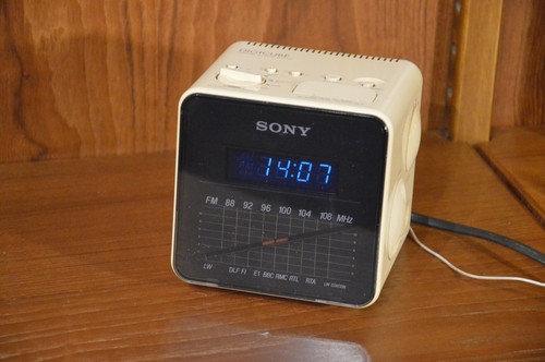 Radio réveil digicube sony - radio,