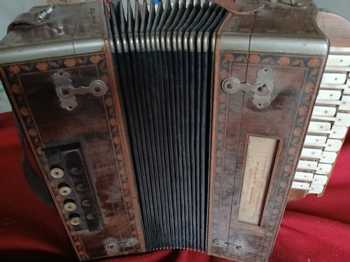 Accordeon ancien rénover - accordeon, a
