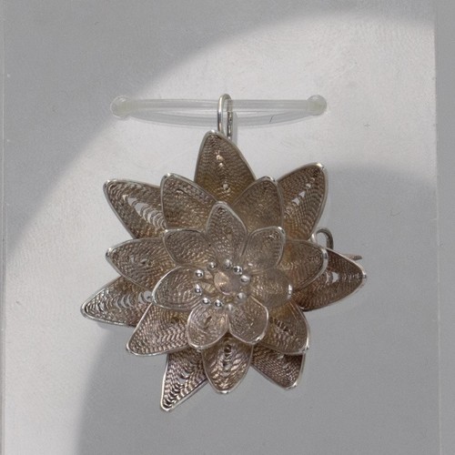 Broche fleur filigrane - en,