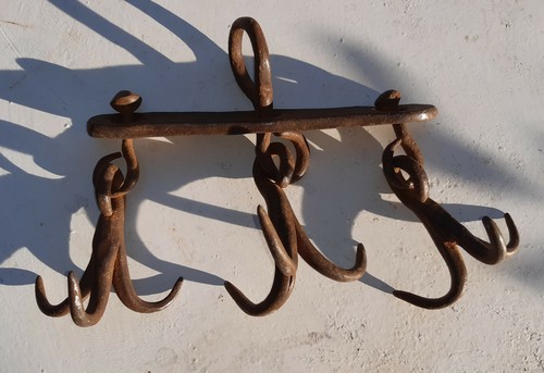 Ancien grappin cherche puits - ancien, cherche-puits
