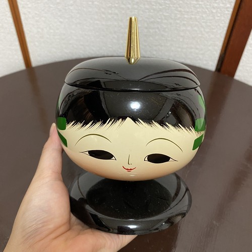 Poupée japonaise vintage