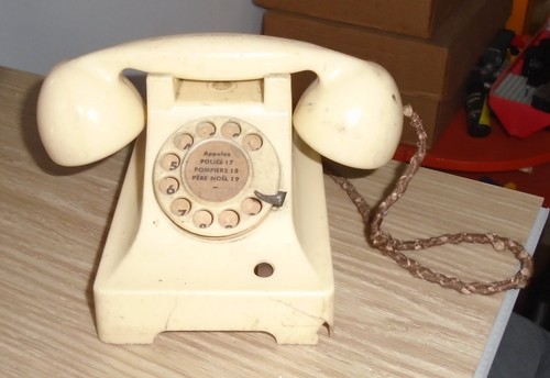 Ancien jouet téléphone - ancien,